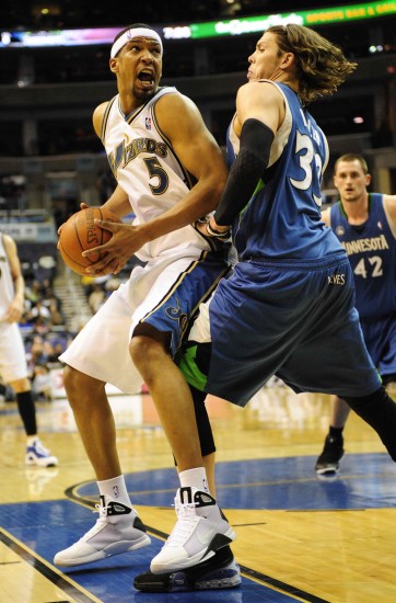 显得异常 显得异常